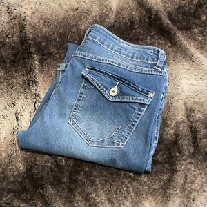 Bootcut Jeans. Regular fit - Short